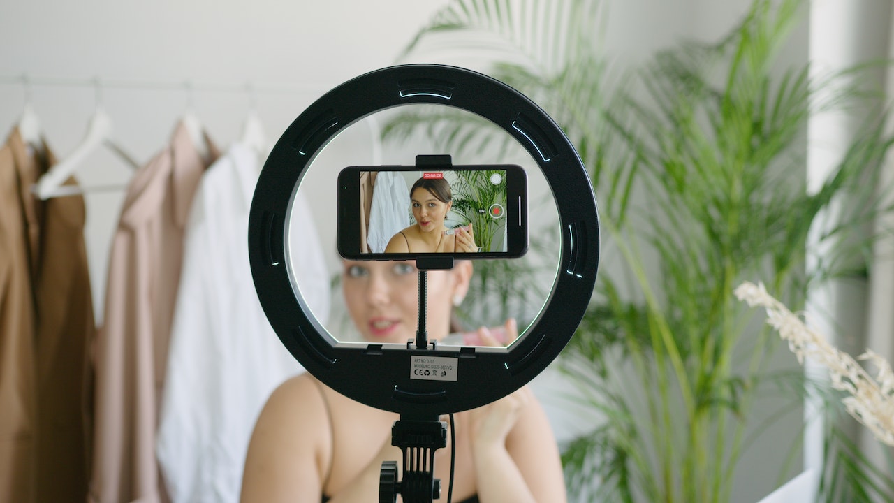 AI Tools to Create a YouTube Channel From Scratch After You Buy Youtube Subscribers